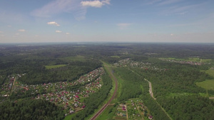 俄罗斯乡村的空中全景25秒视频