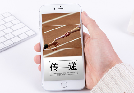 拜仁发布海报预热欧冠vs巴黎：罗贝里、小猪出镜，伊布、小罗在列