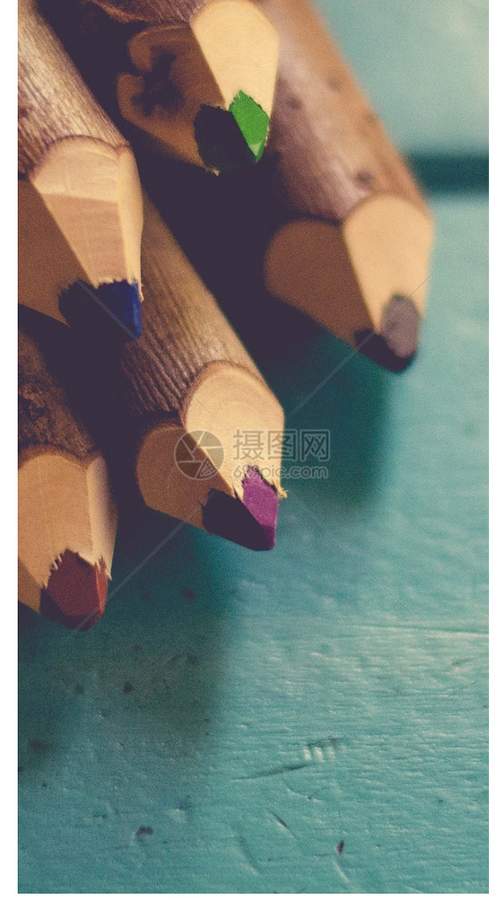 彩色铅笔手机壁纸图片