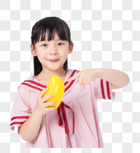 吃芒果的小女孩图片
