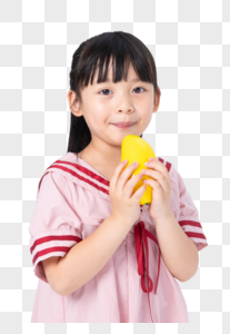 吃芒果的小女孩图片