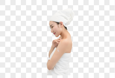 洗完澡在护肤的年轻美女高清图片