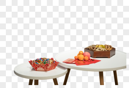 新年客厅桌上摆放坚果糖果水果图片