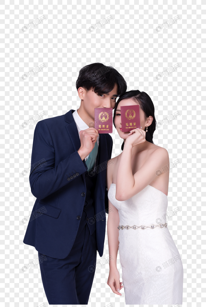 情侣婚纱手持结婚证图片