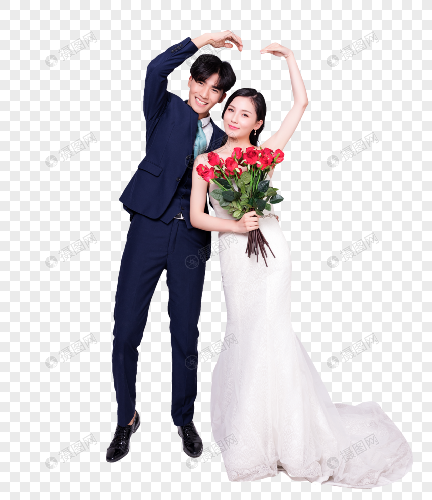 情侣婚纱手持玫瑰花图片