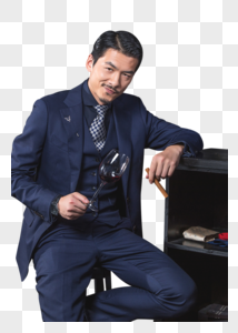 高端商务男士抽雪茄喝红酒图片