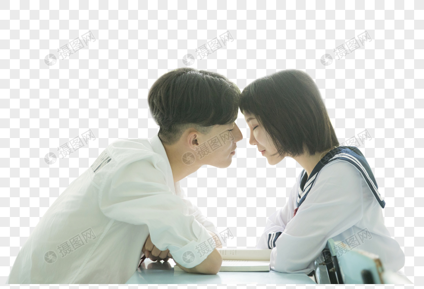 教室里恋爱的大学生元素素材下载-正版素材400486903