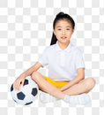 踢足球的小女孩图片