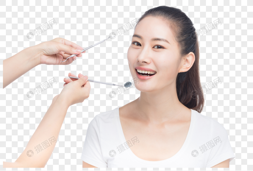 美女检查牙齿口腔