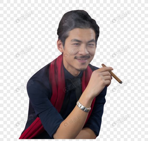 男性手拿雪茄