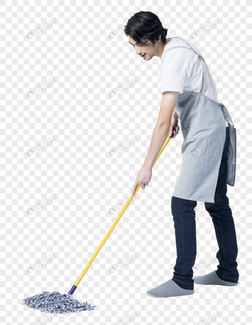 拖地的男人