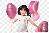 可爱女孩拉着气球图片