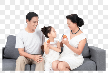 幸福一家人中秋节吃月饼图片