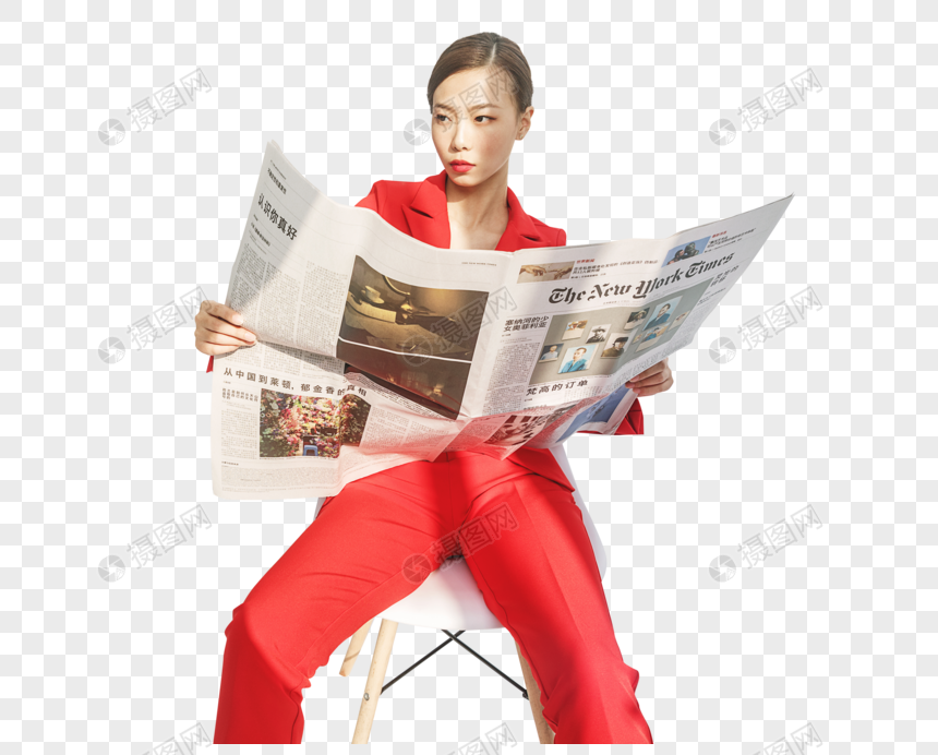 红西装女性看报纸图片