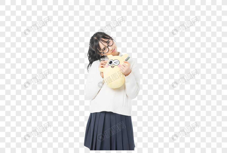 青春期少女拿着玩偶图片