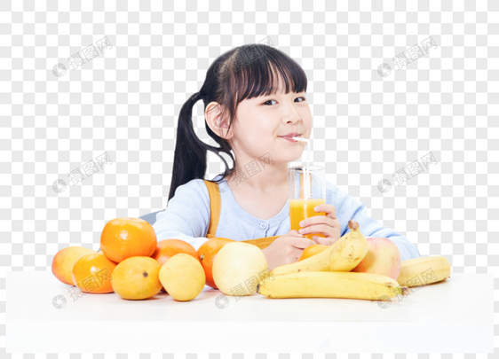 小女孩喝果汁图片