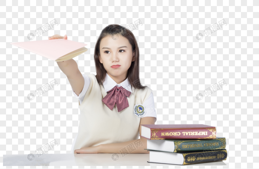 拿着作业本的学习的女学生图片