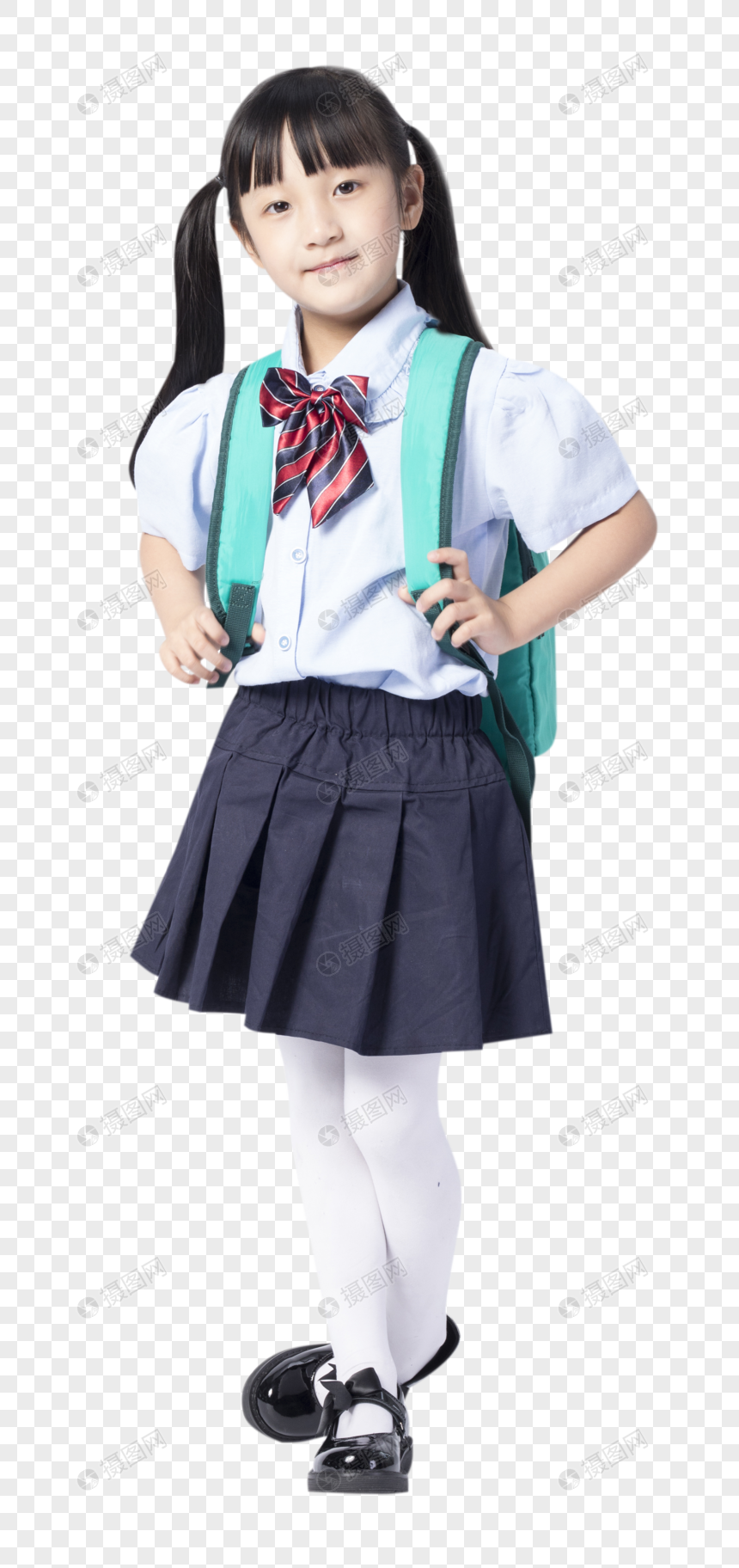 背着书包的小女孩