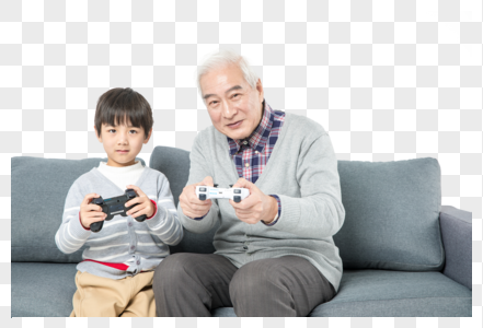 爷孙俩在沙发上打游戏图片