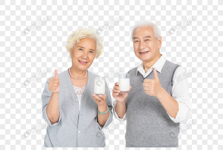 老年夫妻喝牛奶图片