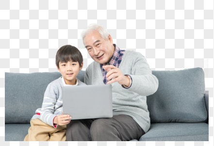 爷孙俩在玩电脑图片