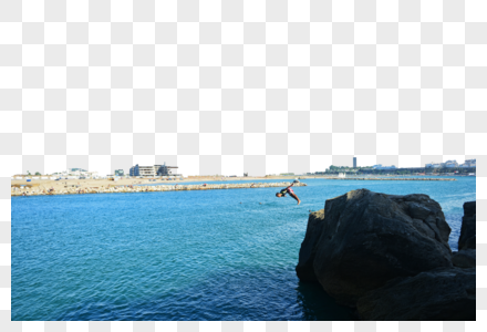 摩洛哥丹吉尔海边跳水图片
