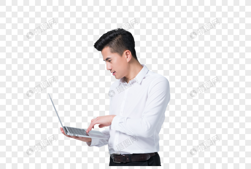 商务男士手拿笔记本电脑操作图片