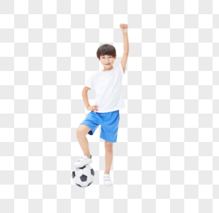 小男孩踢足球图片