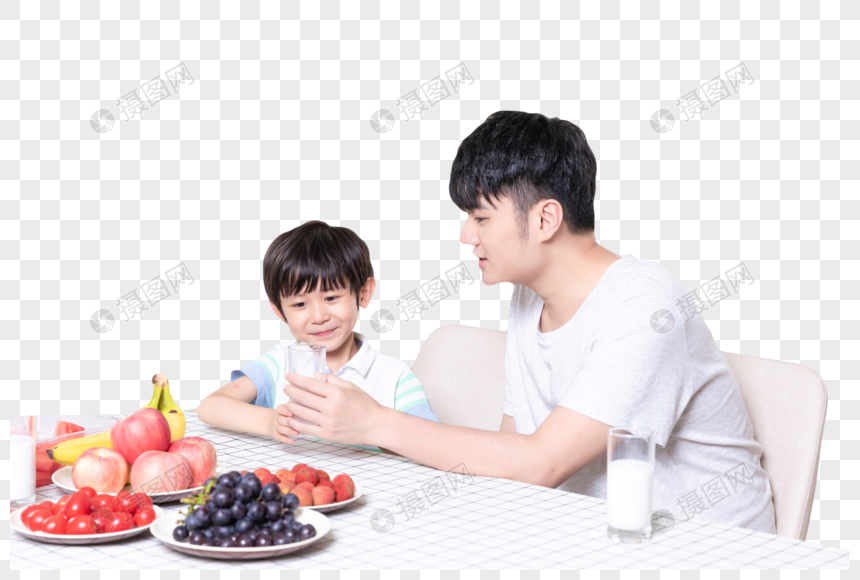 父子吃早餐家庭生活图片