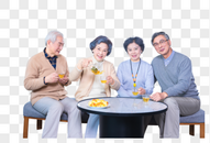 中老年人聚会喝茶倒茶图片