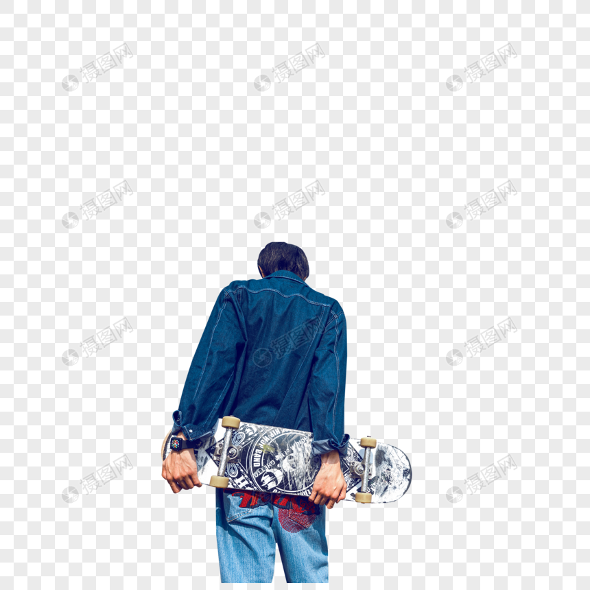 拿着滑板的男孩背影