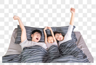 一家人在床上伸懒腰图片