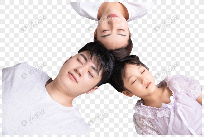 一家人在睡觉图片