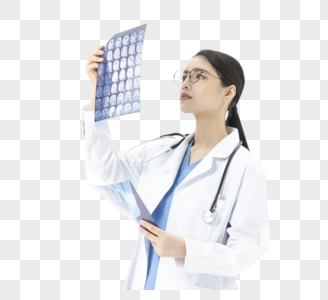女性医生拿着x光片观看图片
