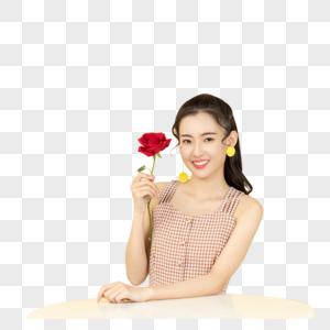 甜美女性手拿玫瑰花图片