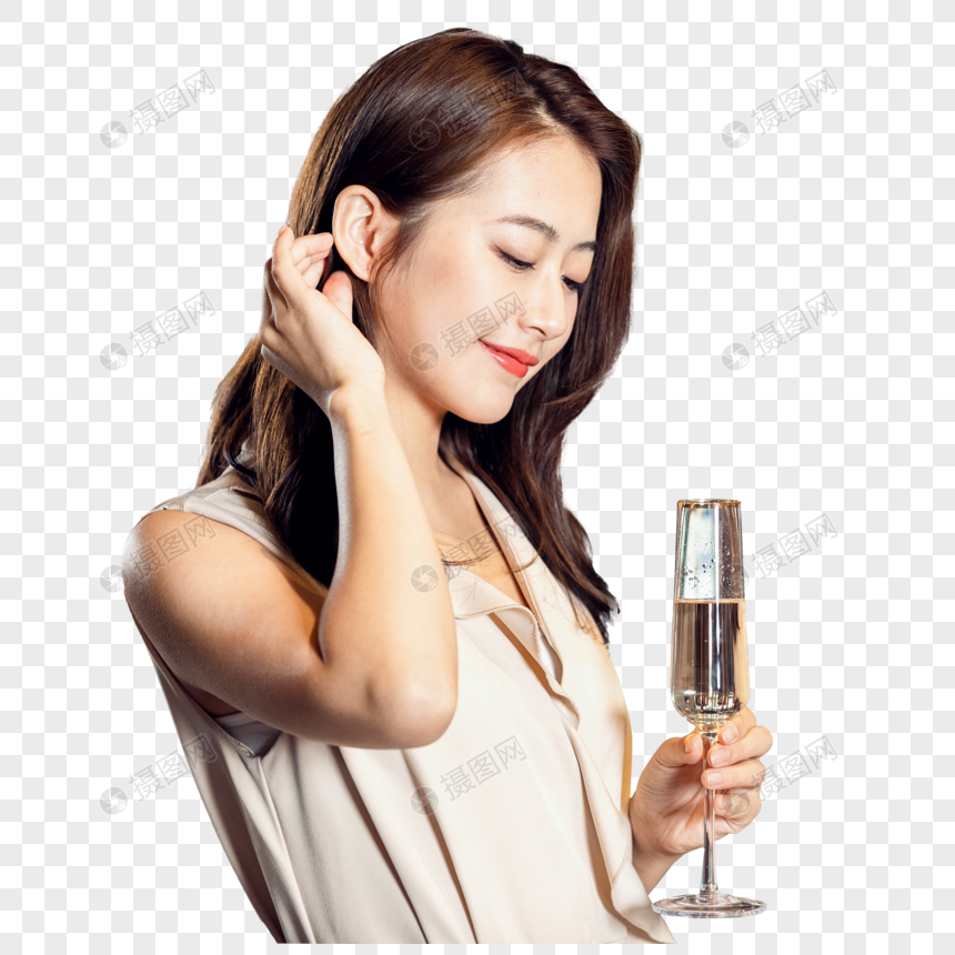 气质美女举杯喝香槟