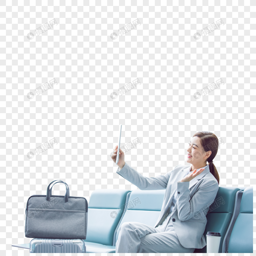 商务女性出差在机场候机图片