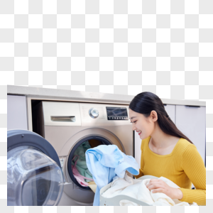 家庭主妇把衣物放进洗衣机图片