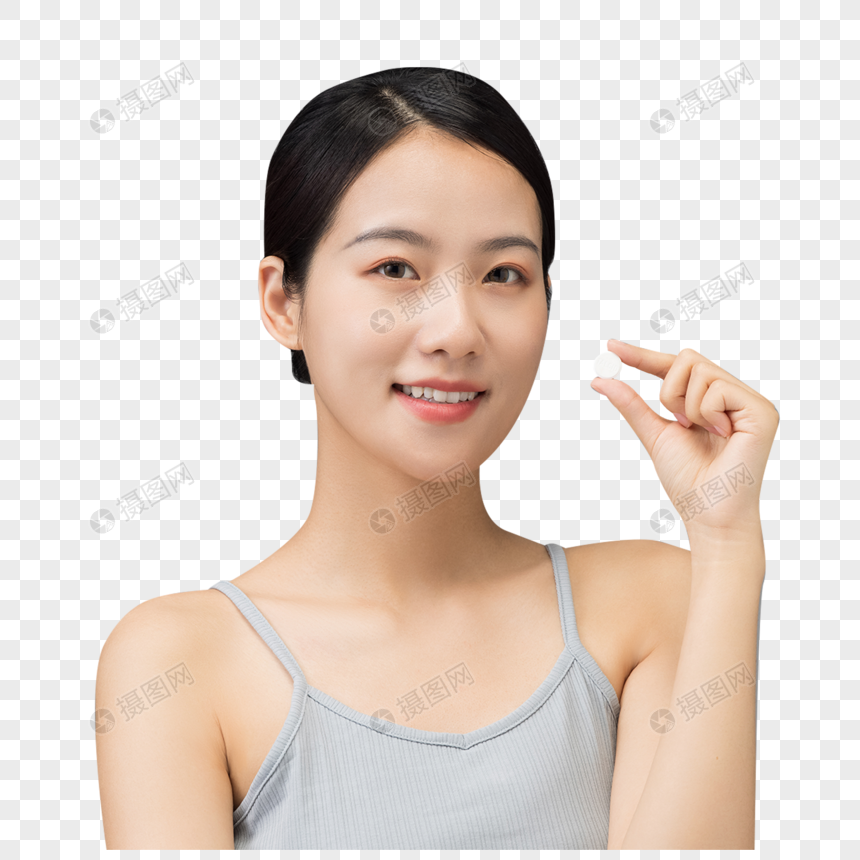 健康美容女性吃保健品图片