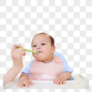 居家生活妈妈给宝宝喂食吃翻图片