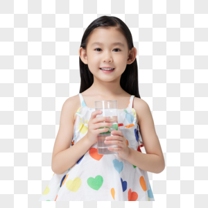 可爱小女孩喝水形象图片