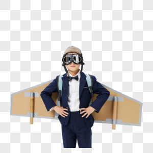 小男孩驾驶飞机背包玩耍图片