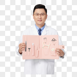 男性整形医生手拿面诊测量工具图片