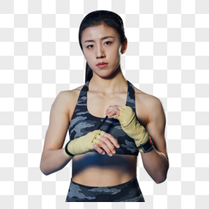 女性拳击运动员展示训练状态图片