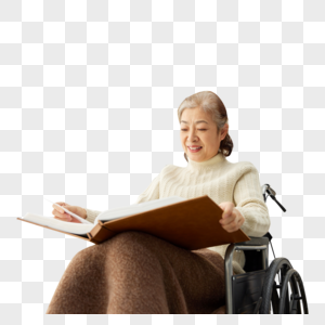 坐轮椅的老人翻看相册图片