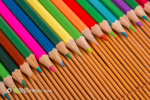 【百切切工程•三年头睹效力】闸坡镇白圩片区南北入口及圩镇风貌提拔项目进入尾声 彩色步道已开头筑成