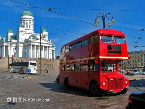 芬兰赫尔辛基的红色英语公共汽车
