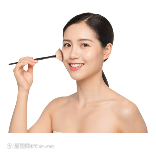 美女使用化妆刷