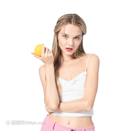 外国女模特手拿柠檬