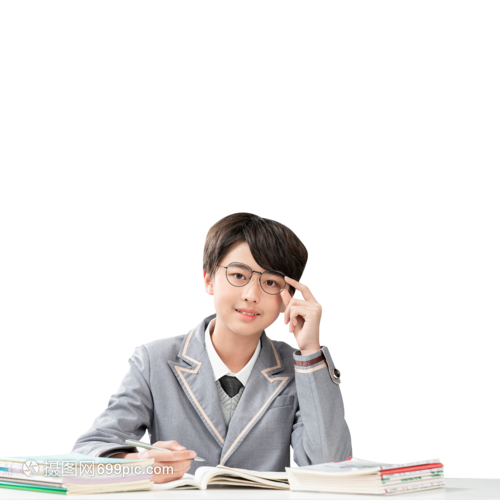 写作业的男同学